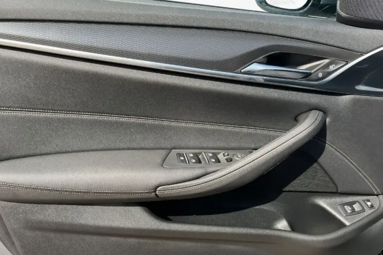 BMW 530 din 2022 cu 39.907 km - oferta BMW107405 - foto 19