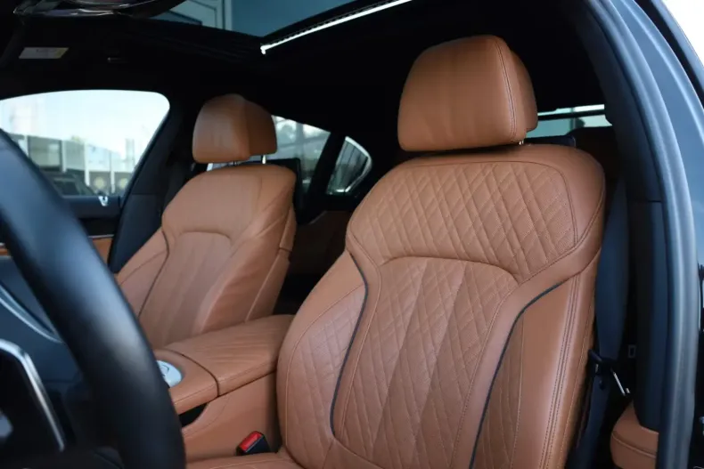 BMW 750 din 2021 cu 81.700 km - oferta BMW107407 - foto 12