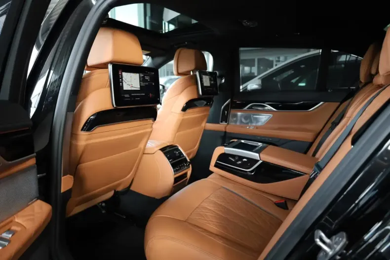 BMW 750 din 2021 cu 81.700 km - oferta BMW107407 - foto 13