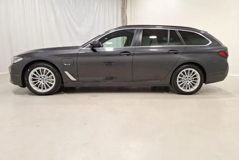 BMW 530 din 2022 cu 24.620 km - oferta BMW107409 - foto 3