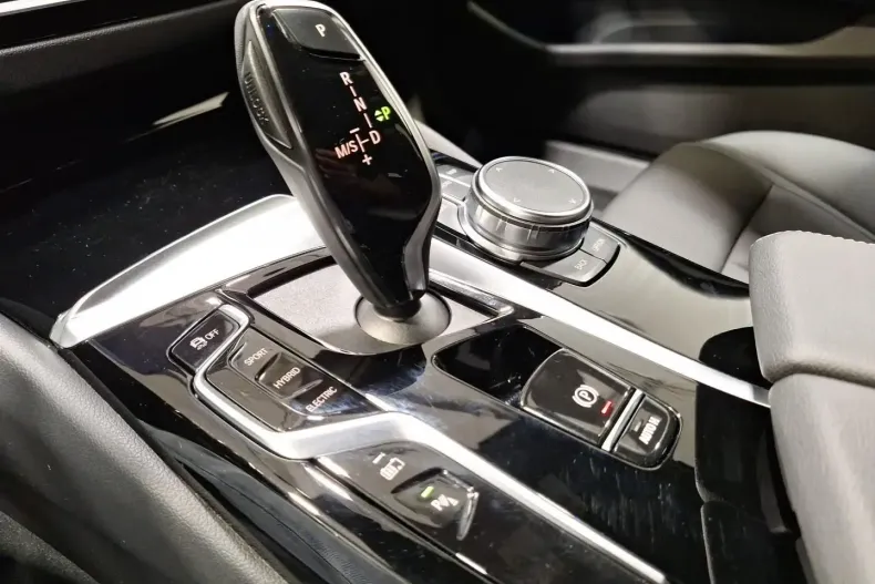 BMW 530 din 2022 cu 24.620 km - oferta BMW107409 - foto 34