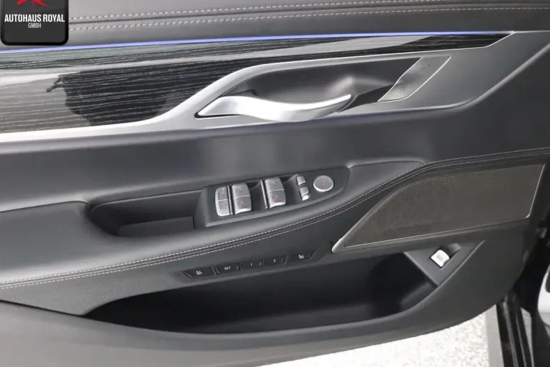 BMW 750 din 2021 cu 41.383 km - oferta BMW107422 - foto 13