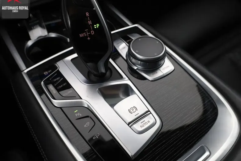 BMW 750 din 2021 cu 41.383 km - oferta BMW107422 - foto 27