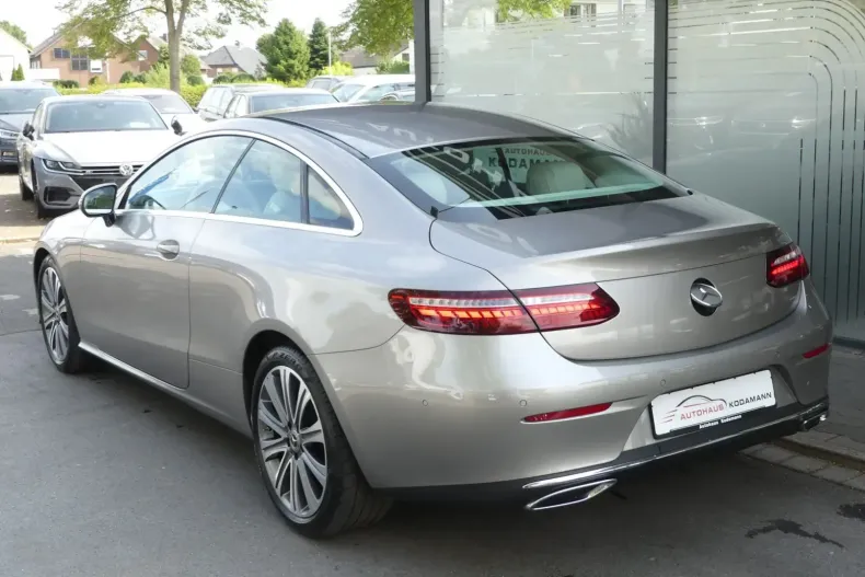 Mercedes-Benz E 200 din 2021 cu 49.410 km - oferta MER107425 - foto 7