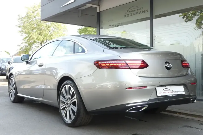 Mercedes-Benz E 200 din 2021 cu 49.410 km - oferta MER107425 - foto 8