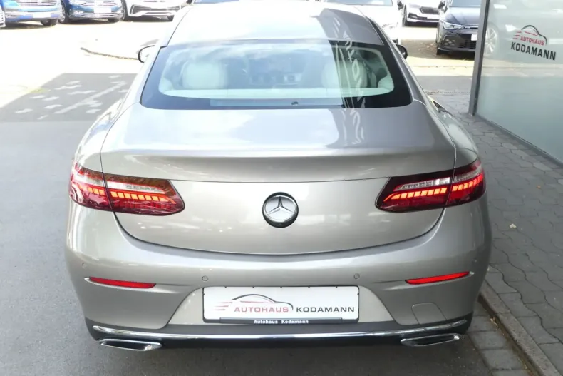 Mercedes-Benz E 200 din 2021 cu 49.410 km - oferta MER107425 - foto 9