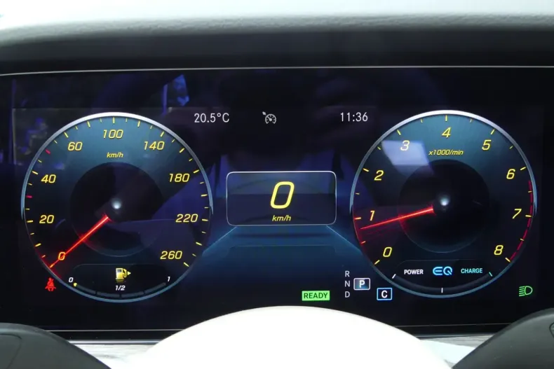 Mercedes-Benz E 200 din 2021 cu 49.410 km - oferta MER107425 - foto 17