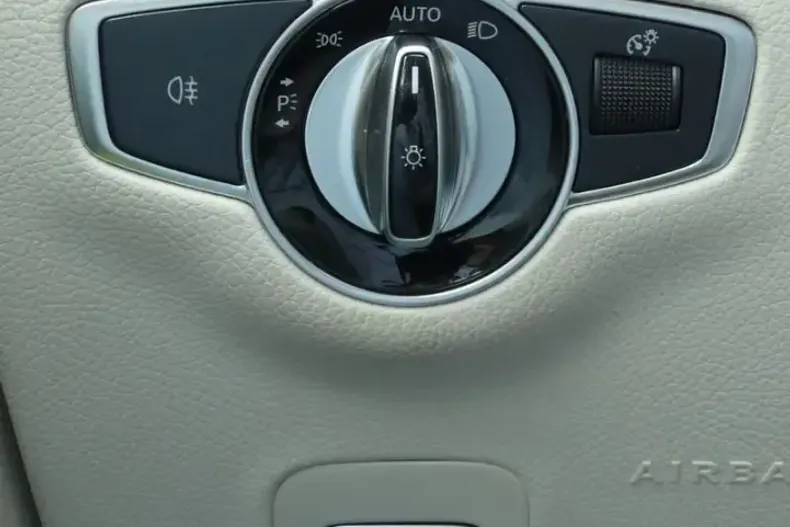 Mercedes-Benz E 200 din 2021 cu 49.410 km - oferta MER107425 - foto 18