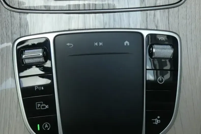 Mercedes-Benz E 200 din 2021 cu 49.410 km - oferta MER107425 - foto 22