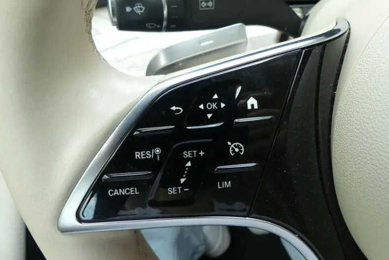 Mercedes-Benz E 200 din 2021 cu 49.410 km - oferta MER107425 - foto 26