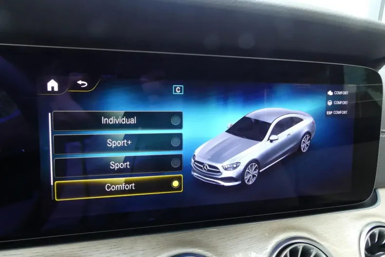 Mercedes-Benz E 200 din 2021 cu 49.410 km - oferta MER107425 - foto 28