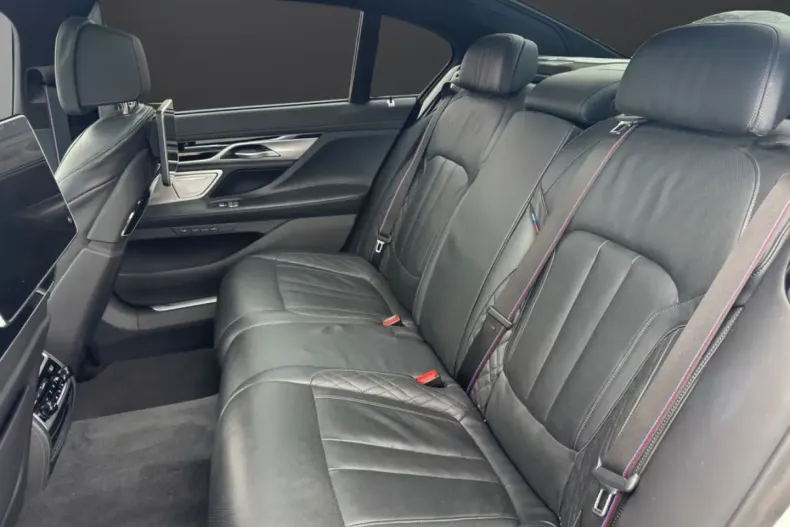 BMW 750 din 2022 cu 98.353 km - oferta BMW107437 - foto 5