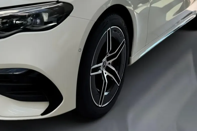 Mercedes-Benz E 300 din 2024 cu 17.574 km - oferta MER107445 - foto 6