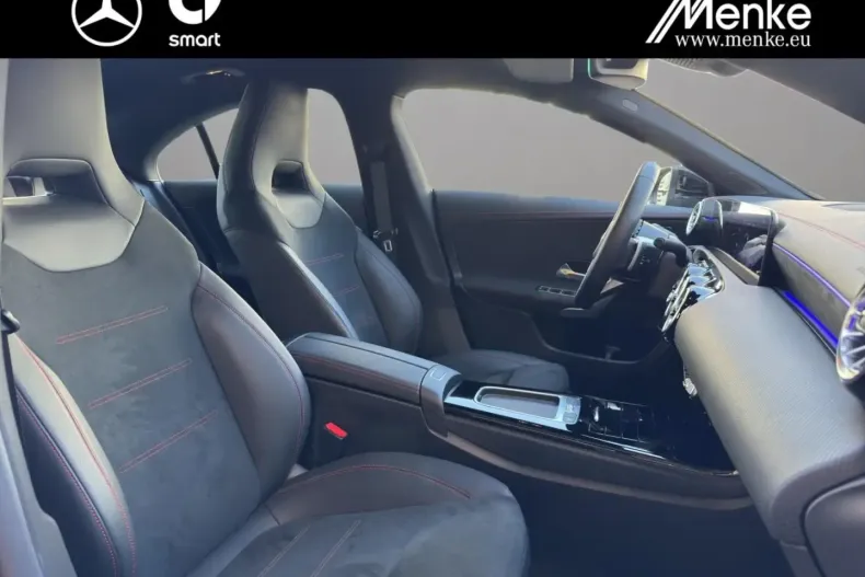 Mercedes-Benz CLA 200 din 2023 cu 22.639 km - oferta MER107446 - foto 6