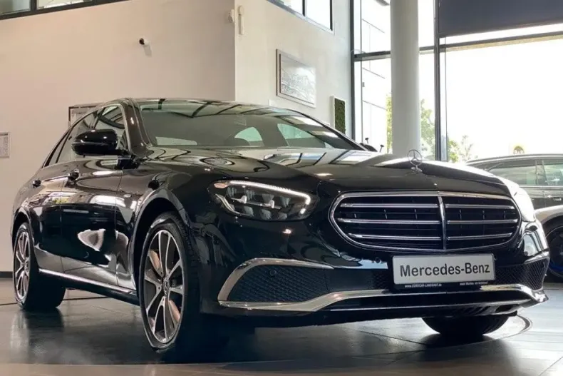 Mercedes-Benz E 300 din 2023 cu 29.931 km - oferta MER107447 - foto 3