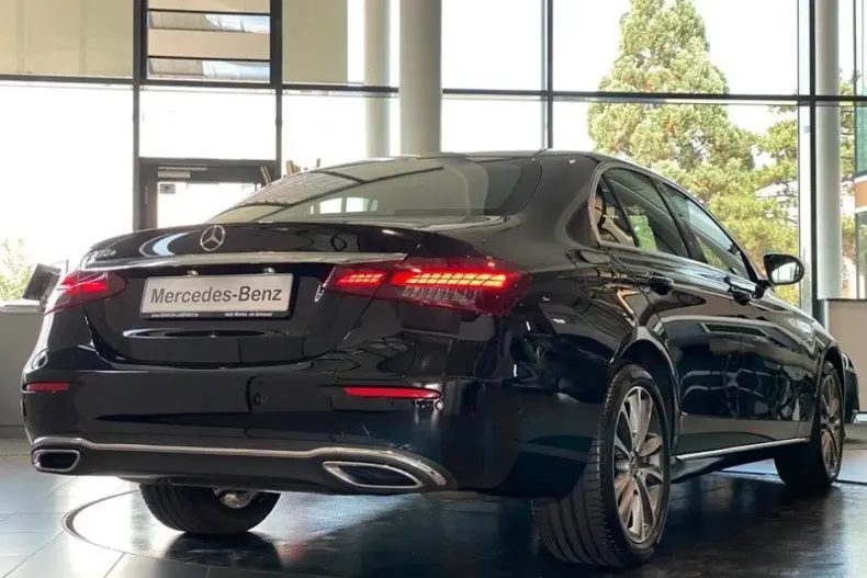 Mercedes-Benz E 300 din 2023 cu 29.931 km - oferta MER107447 - foto 5