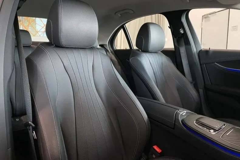 Mercedes-Benz E 300 din 2023 cu 29.931 km - oferta MER107447 - foto 19