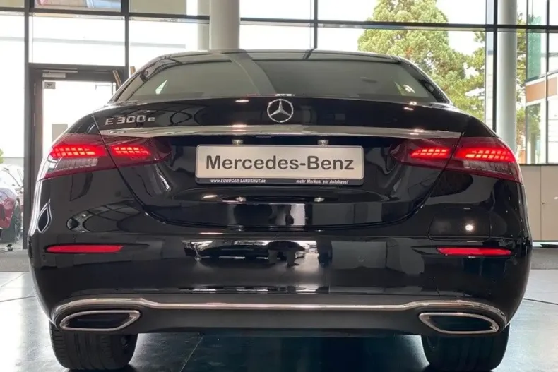 Mercedes-Benz E 300 din 2023 cu 29.931 km - oferta MER107447 - foto 26