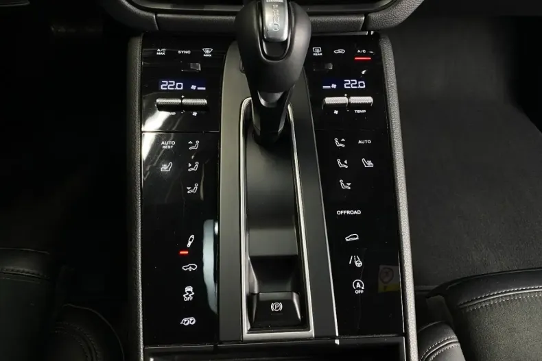 Porsche Macan din 2024 cu 48.100 km - oferta POR107451 - foto 20