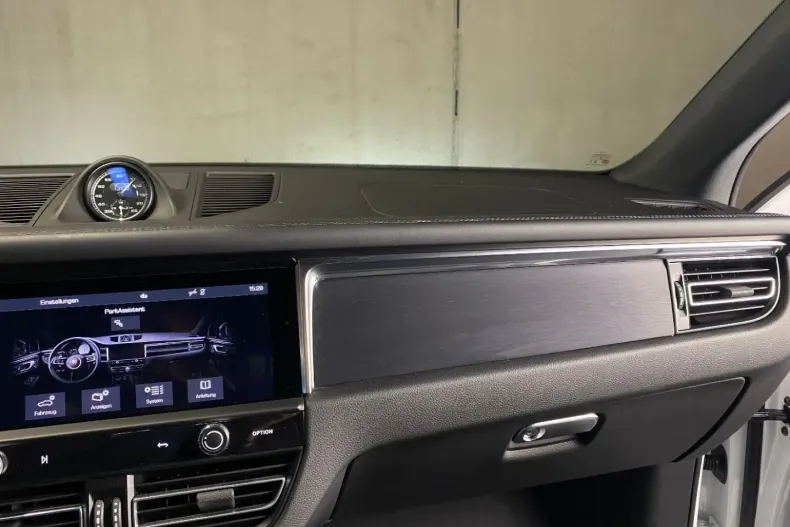 Porsche Macan din 2024 cu 48.100 km - oferta POR107451 - foto 21