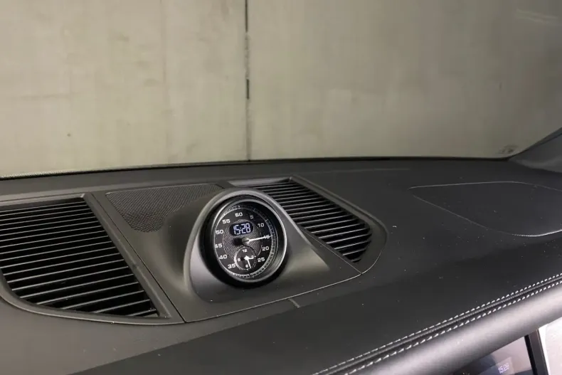 Porsche Macan din 2024 cu 48.100 km - oferta POR107451 - foto 23