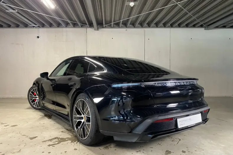 Porsche Taycan din 2023 cu 18.100 km - oferta POR107452 - foto 4