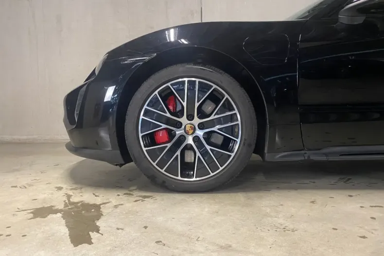 Porsche Taycan din 2023 cu 18.100 km - oferta POR107452 - foto 7