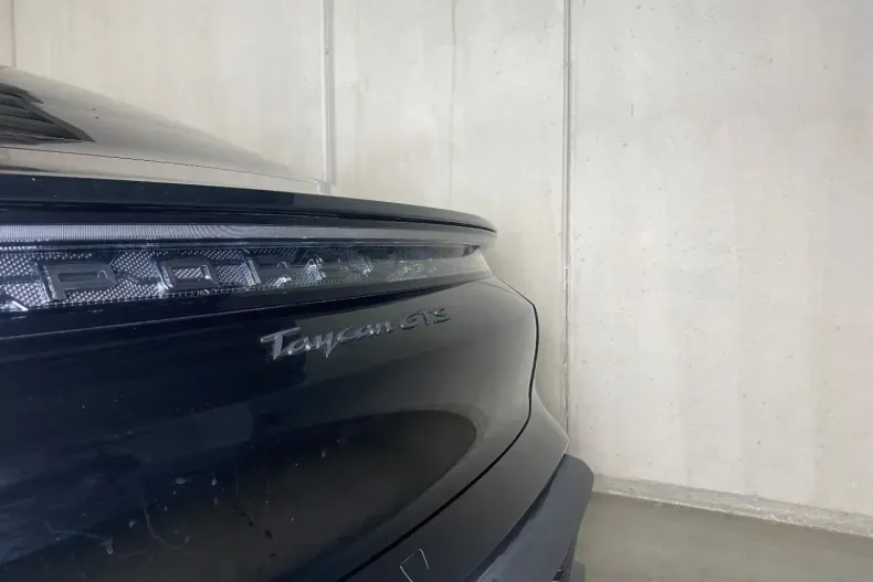 Porsche Taycan din 2023 cu 18.100 km - oferta POR107452 - foto 8