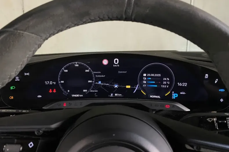 Porsche Taycan din 2023 cu 18.100 km - oferta POR107452 - foto 14