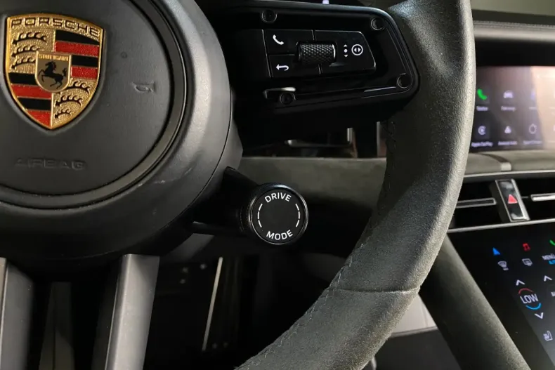 Porsche Taycan din 2023 cu 18.100 km - oferta POR107452 - foto 16