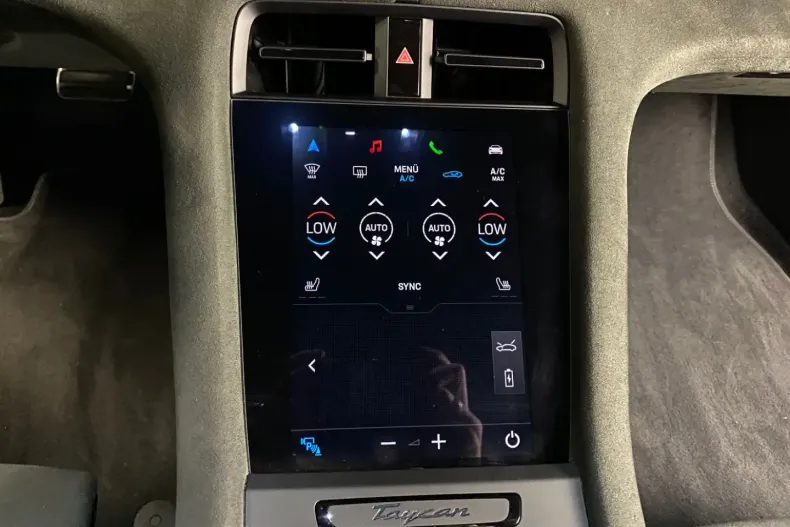 Porsche Taycan din 2023 cu 18.100 km - oferta POR107452 - foto 17