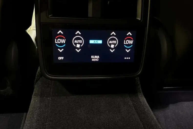 Porsche Taycan din 2023 cu 18.100 km - oferta POR107452 - foto 27