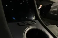 Porsche Taycan din 2023 cu 18.100 km - oferta POR107452 - foto 28