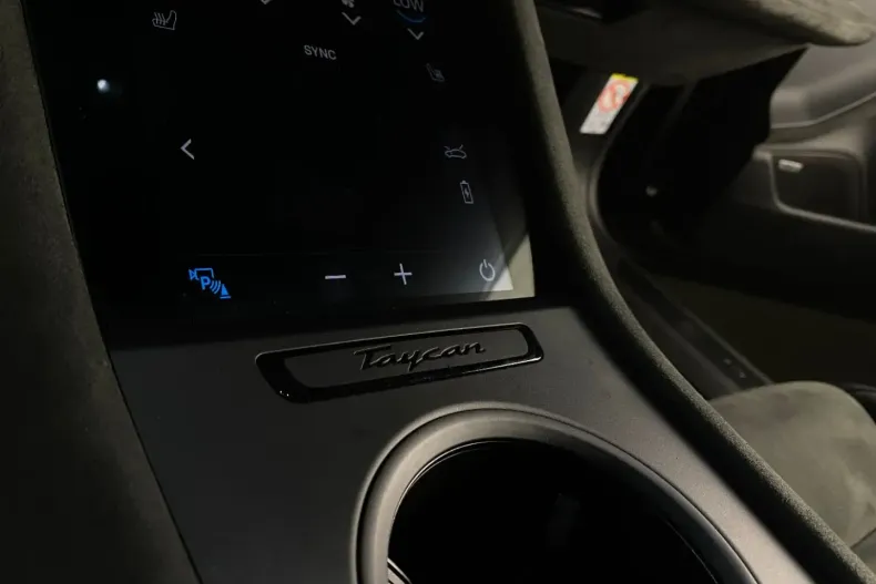 Porsche Taycan din 2023 cu 18.100 km - oferta POR107452 - foto 28