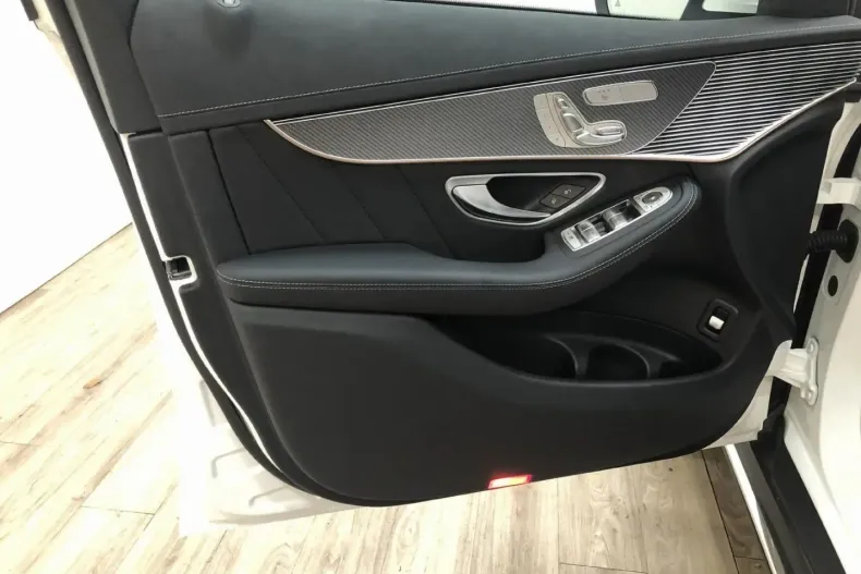 Mercedes-Benz EQC din 2023 cu 4.133 km - oferta MER107479 - foto 18