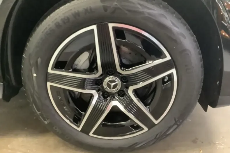 Mercedes-Benz GLC 200 din 2024 cu 9.500 km - oferta MER107481 - foto 6