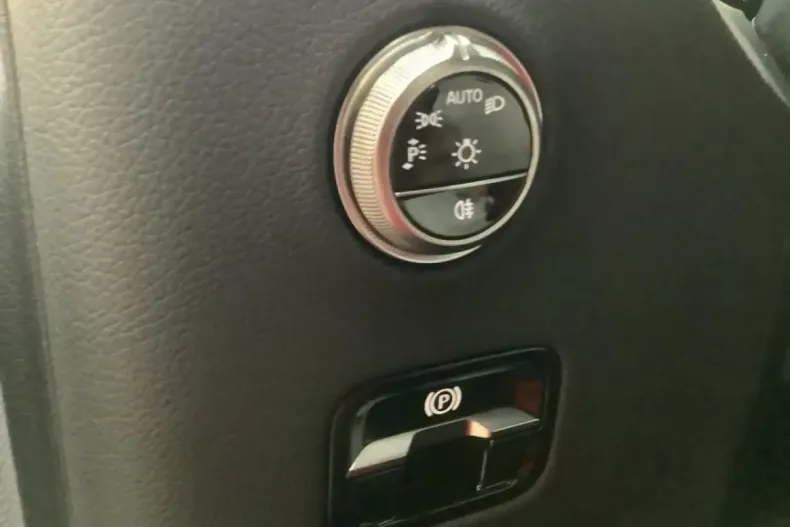 Mercedes-Benz GLC 200 din 2024 cu 9.500 km - oferta MER107481 - foto 18