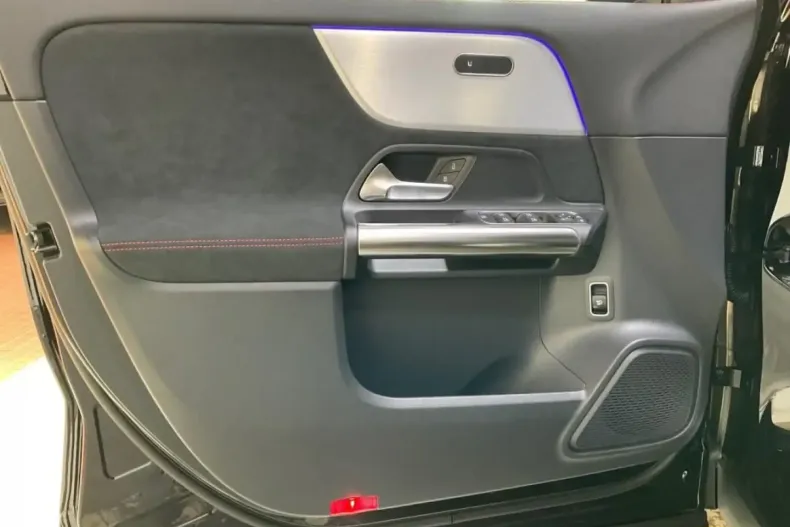 Mercedes-Benz GLA 220 din 2022 cu 37.914 km - oferta MER107500 - foto 9