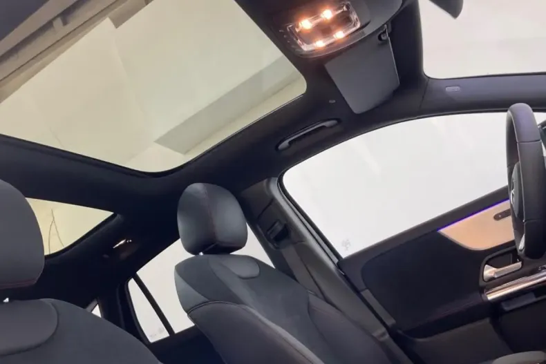 Mercedes-Benz GLA 220 din 2022 cu 37.914 km - oferta MER107500 - foto 13