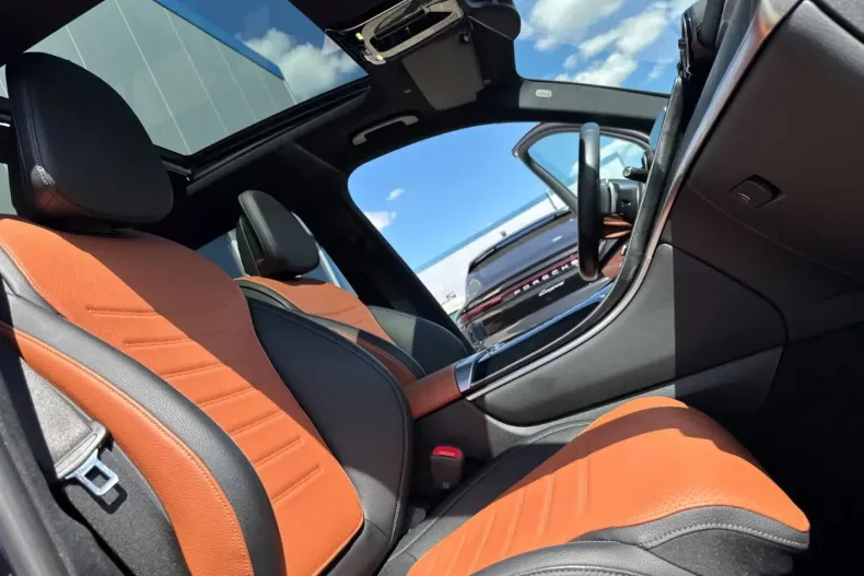 Mercedes-Benz GLC 220 din 2023 cu 39.800 km - oferta MER107515 - foto 13