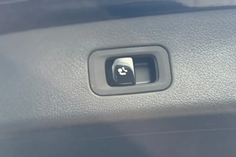 Mercedes-Benz GLC 220 din 2023 cu 39.800 km - oferta MER107515 - foto 15