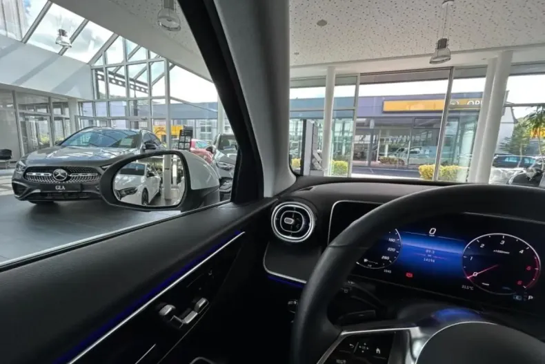 Mercedes-Benz GLC 220 din 2024 cu 14.156 km - oferta MER107519 - foto 9