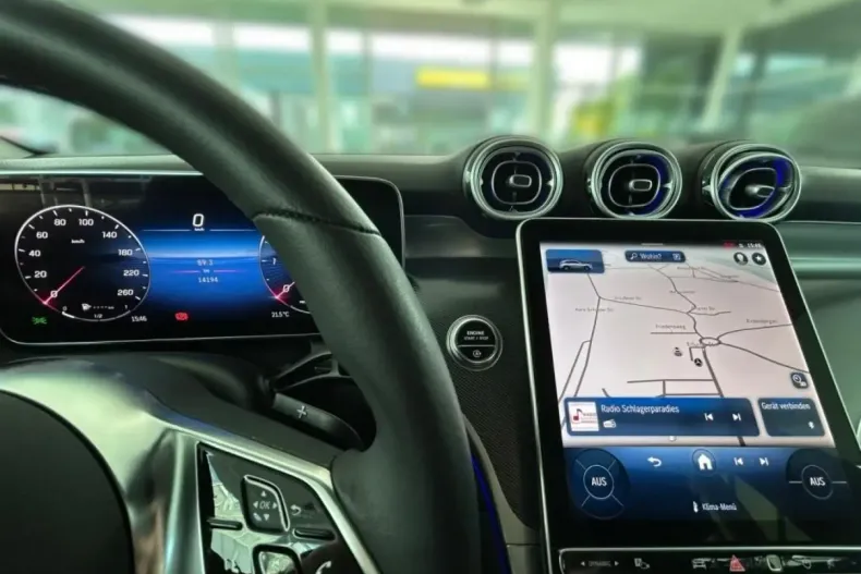 Mercedes-Benz GLC 220 din 2024 cu 14.156 km - oferta MER107519 - foto 11