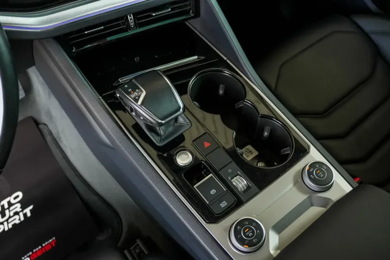 Volkswagen Touareg din 2021 cu 136.000 km - oferta VOL107524 - foto 18