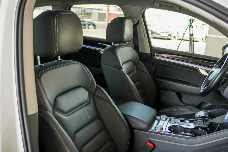 Volkswagen Touareg din 2021 cu 136.000 km - oferta VOL107524 - foto 33