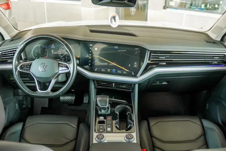 Volkswagen Touareg din 2021 cu 136.000 km - oferta VOL107524 - foto 35