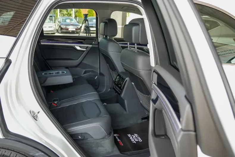 Volkswagen Touareg din 2021 cu 136.000 km - oferta VOL107524 - foto 38