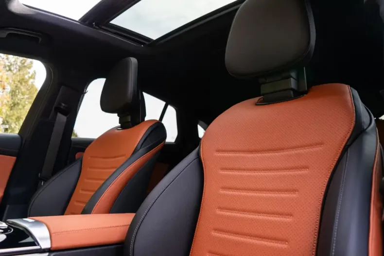 Mercedes-Benz GLC 200 din 2025 cu 20 km - oferta MER107527 - foto 3