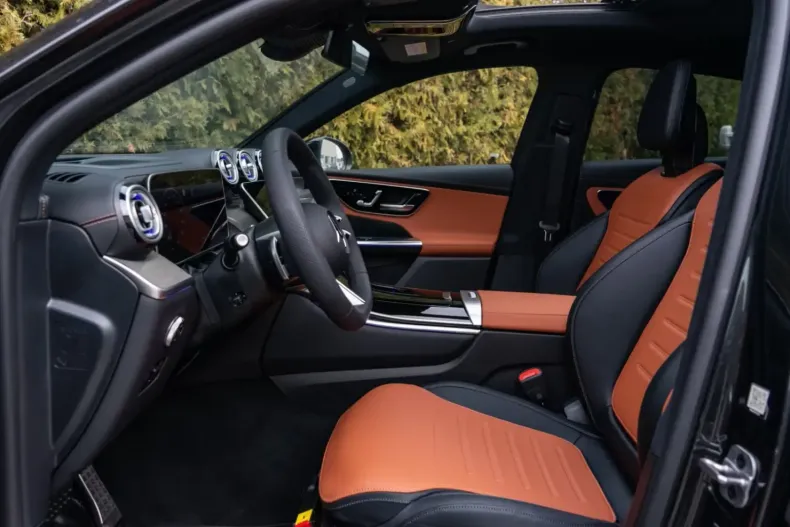 Mercedes-Benz GLC 200 din 2025 cu 20 km - oferta MER107527 - foto 4