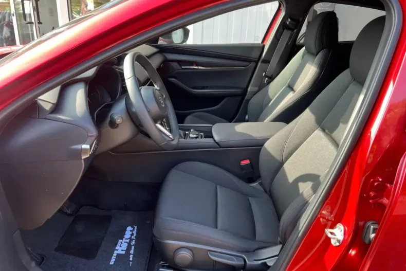 Mazda 3 din 2024 cu 7.033 km - oferta MAZ107529 - foto 7